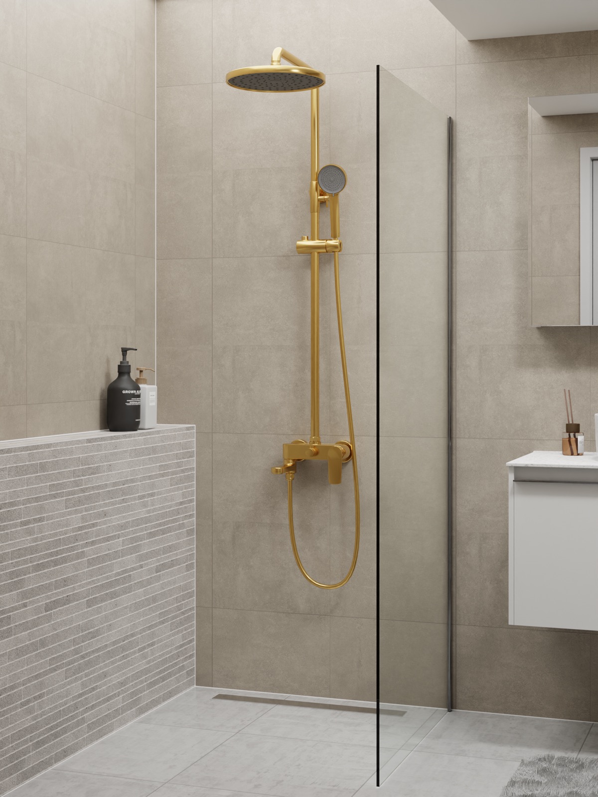 A Matt Gold rain shower set
